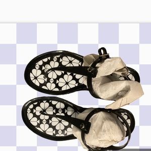Kate Spade nwt Tallulah black and white floral jelly sandals adorable style